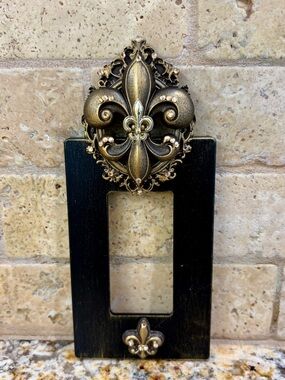 Fleur de Lis Light Switch Cover Screwless Snap On